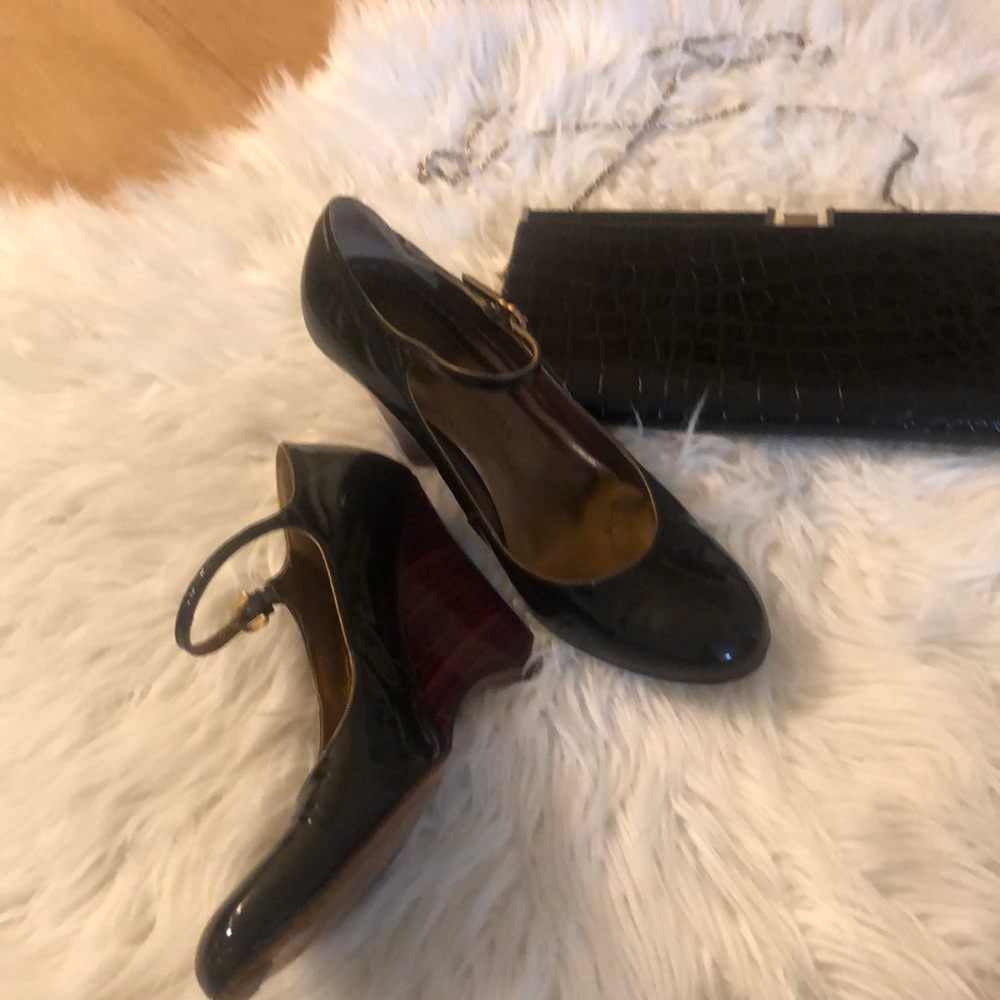 Isabelle Fiore black patent leather shoes